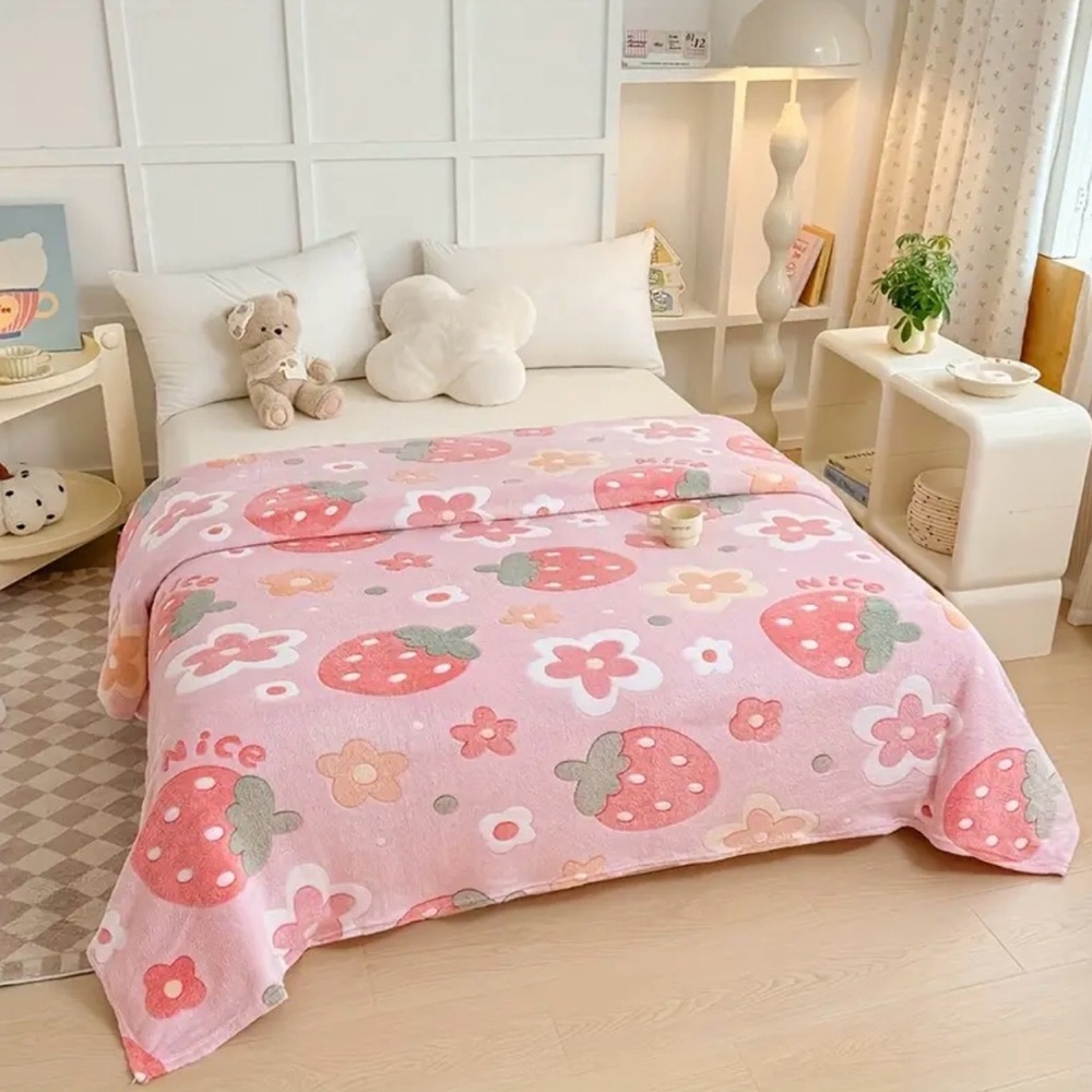 Strawberry & Flower Print Pink Plusy Soft Blanket Full  Lightweight New
